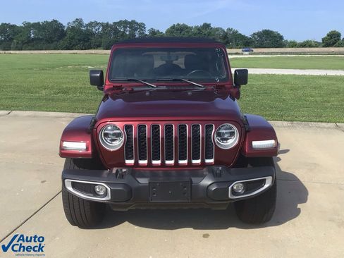 Used 2021 Jeep Wrangler Unlimited Sahara image 2