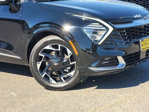 Used 2023 Kia Sportage SX image 9