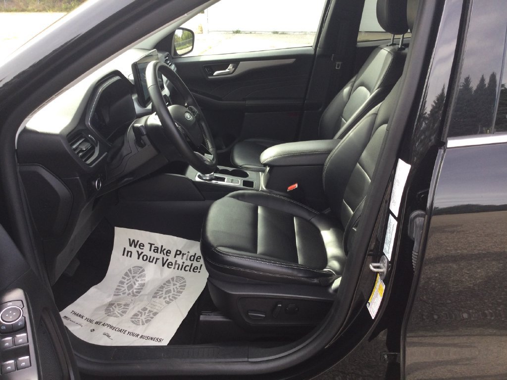 Used 2025 Ford Escape Platinum AWD/4WD image 14