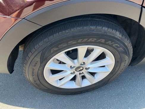 Used 2020 Kia Sorento LX AWD/4WD image 18