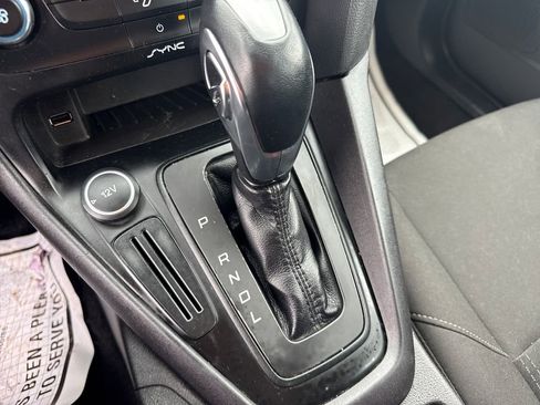 Used 2015 Ford Focus SE image 32