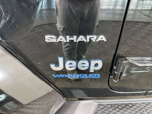 Used 2022 Jeep Wrangler Unlimited Sahara w/ Cold Weather Group image 10