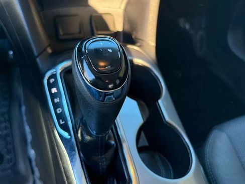 Used 2018 Chevrolet Cruze LT w/ Convenience Package image 12