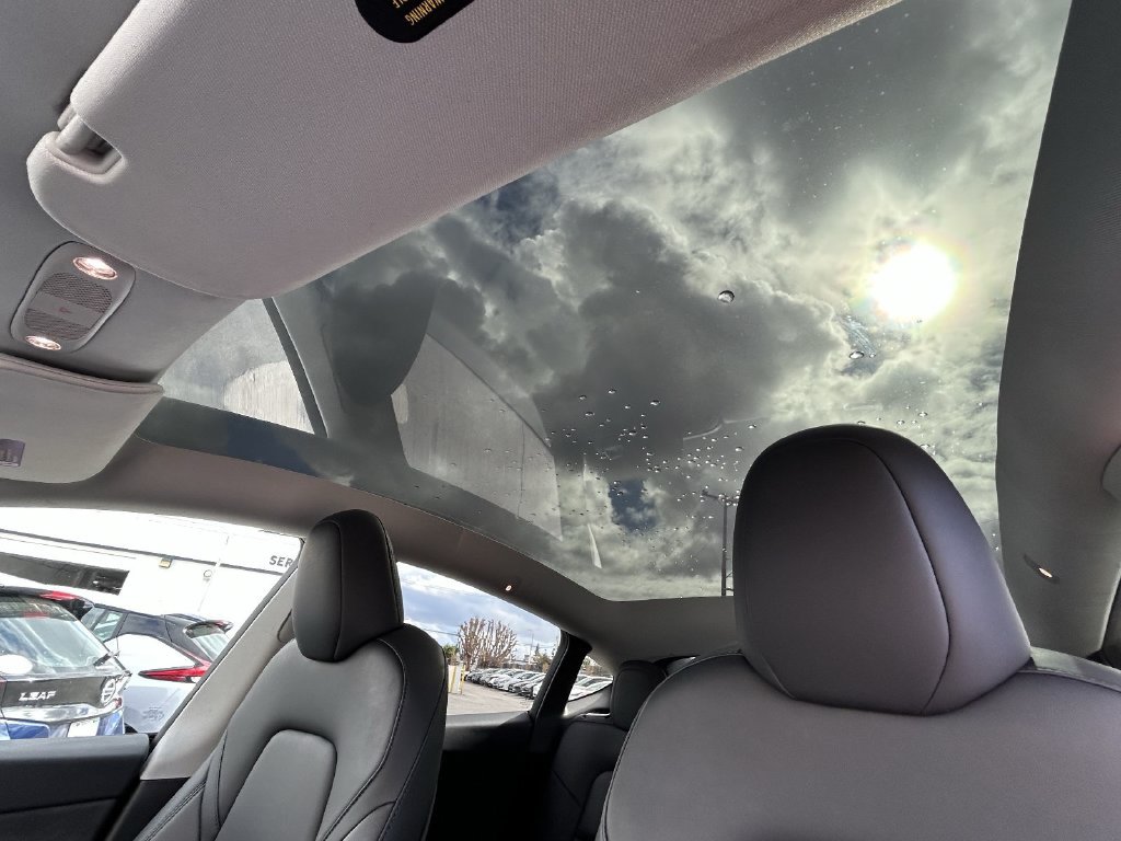 Used 2024 Tesla Model Y Long Range AWD/4WD image 29