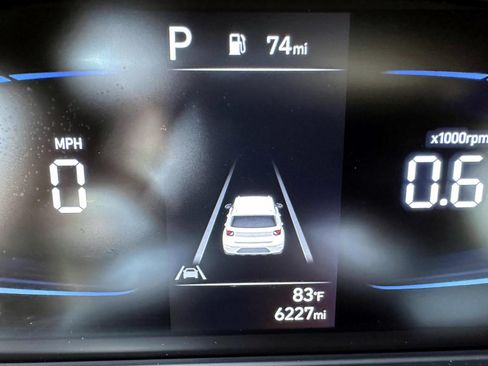 Used 2023 Hyundai Venue SEL FWD image 29