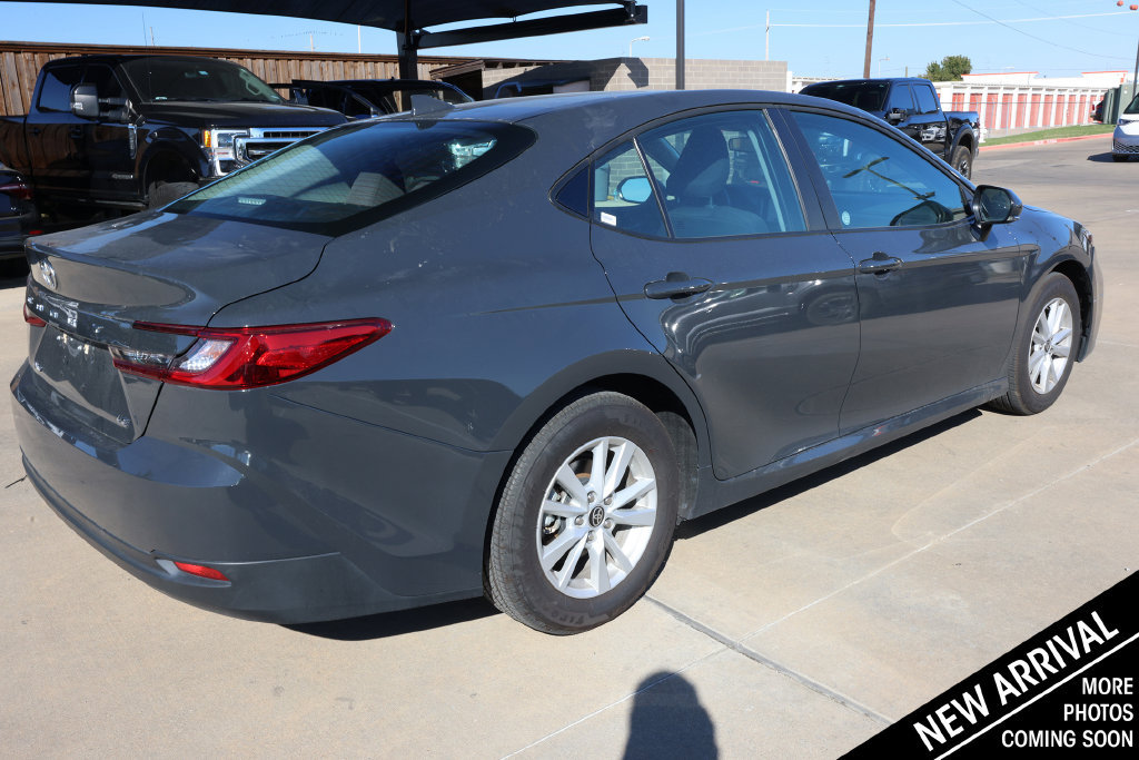 Used 2026 Toyota Camry LE FWD image 5