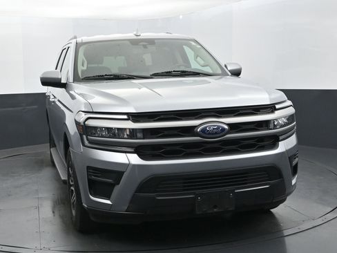 Used 2024 Ford Expedition XLT image 8