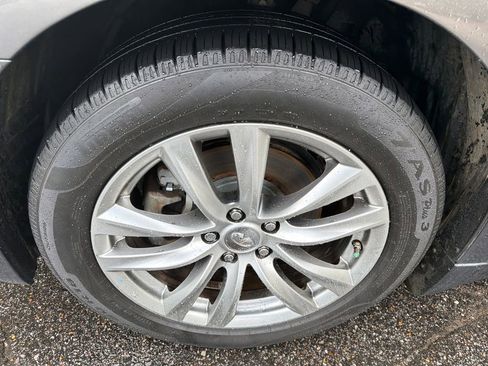 Used 2015 INFINITI Q70 3.7 RWD image 15