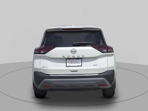 Used 2023 Nissan Rogue SV FWD image 4
