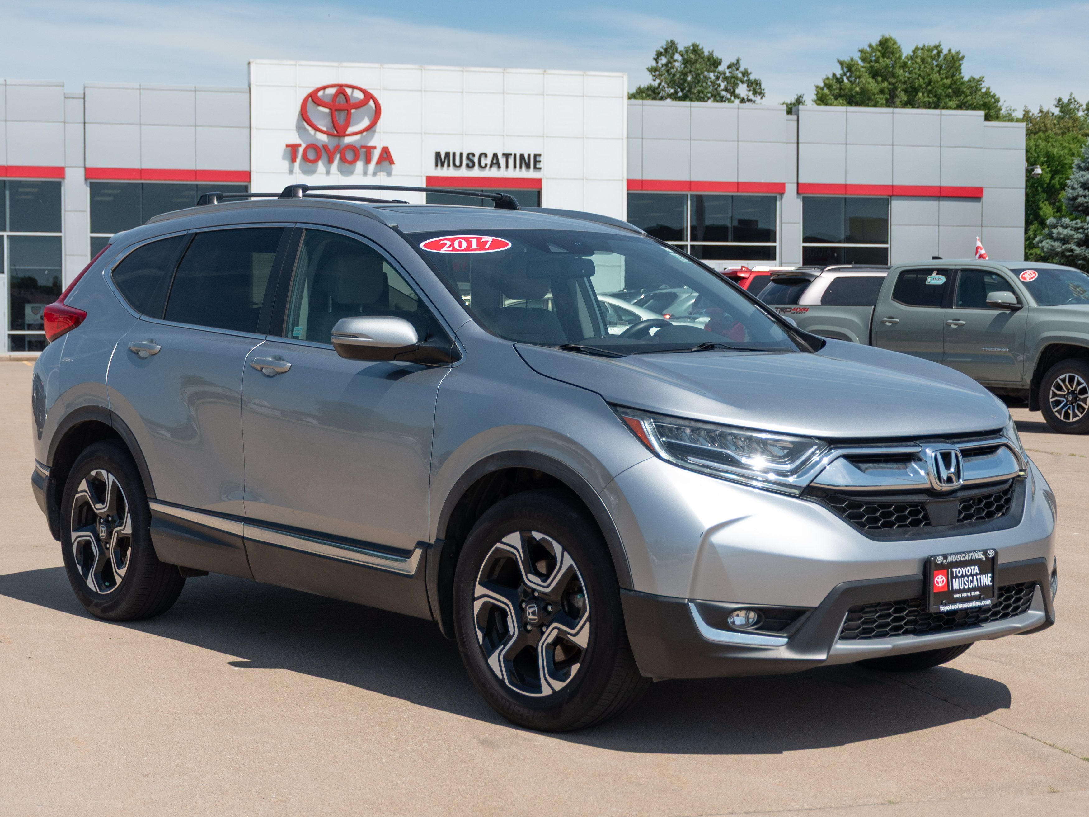 Used 2017 Honda CR-V Touring image 1