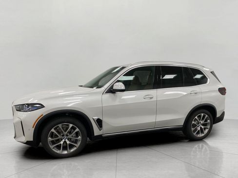 New 2026 BMW X5 xDrive40i w/ Premium Package AWD/4WD image 10