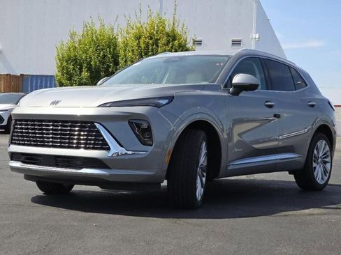 Used 2024 Buick Envision Avenir image 19