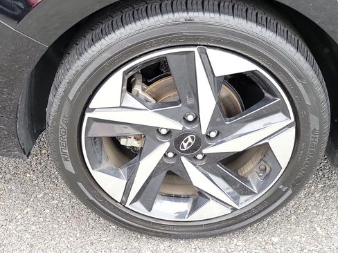 Certified 2023 Hyundai Elantra Limited FWD image 24