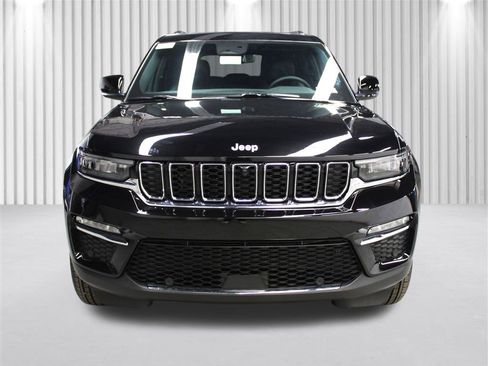 New 2025 Jeep Grand Cherokee Limited w/ Luxury Tech Group II image 40
