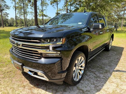 Used 2021 Chevrolet Silverado 1500 High Country w/ Technology Package AWD/4WD image 1