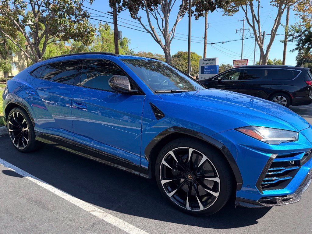 Used 2020 Lamborghini Urus AWD/4WD image 8