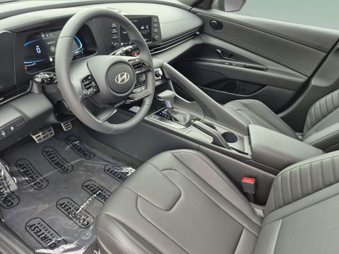 New 2026 Hyundai Elantra SEL Sport FWD image 17