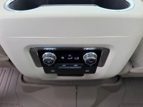 Used 2022 GMC Yukon Denali image 11