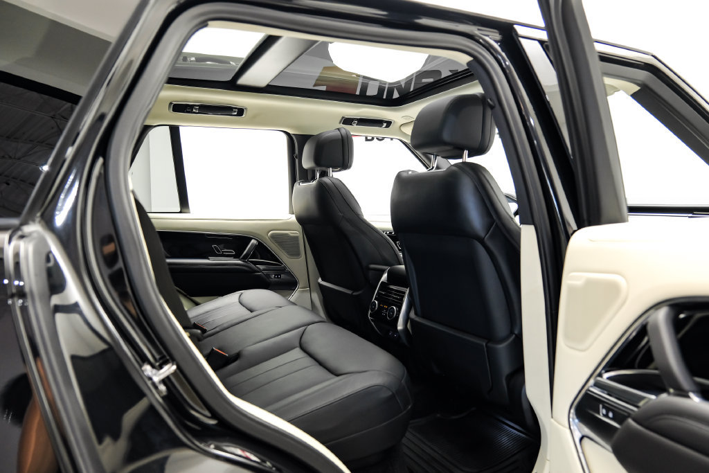 Used 2024 Land Rover Range Rover SE AWD/4WD image 42