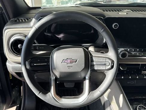 Used 2025 Chevrolet Colorado ZR2 w/ Technology Package image 11