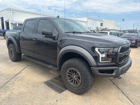 Used 2020 Ford F150 Raptor w/ Equipment Group 802A Luxury AWD/4WD image 3