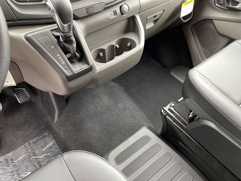 New 2025 Ford Transit 250 148 Medium Roof image 9