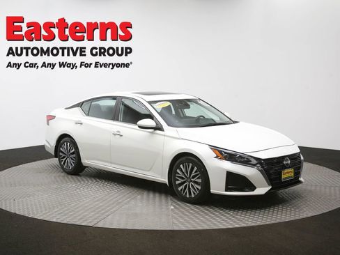 Used 2024 Nissan Altima 2.5 SV w/ SV Premium Package image 49