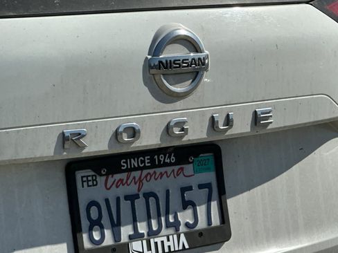 Used 2021 Nissan Rogue S FWD image 13