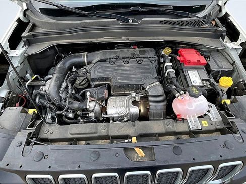 Used 2023 Jeep Renegade Latitude w/ Premium Group image 10