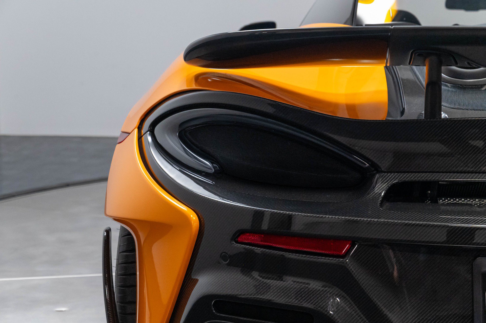 Used 2019 McLaren 600LT RWD image 46