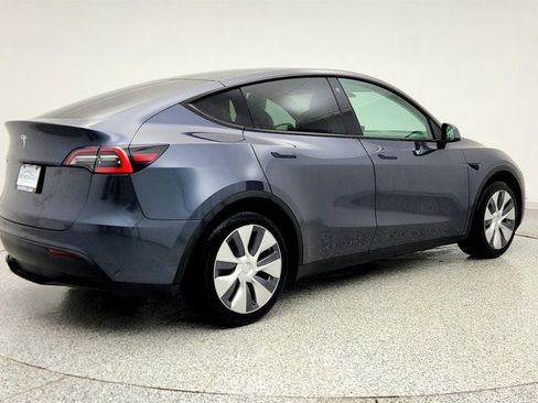Used 2021 Tesla Model Y 2WD image 5
