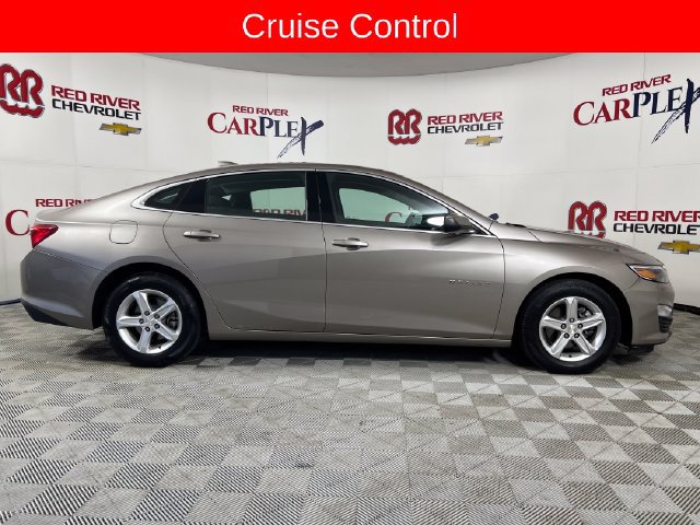 Used 2023 Chevrolet Malibu LT FWD image 9