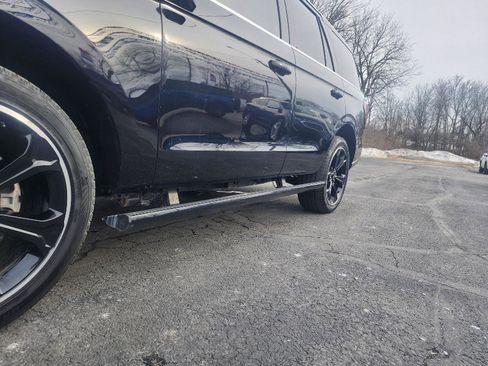 Used 2023 Ford Expedition Limited image 26