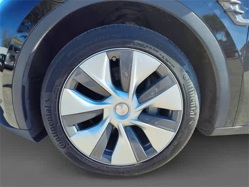 Used 2023 Tesla Model Y Long Range image 15