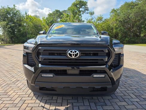 Certified 2025 Toyota Tacoma SR5 AWD/4WD image 2