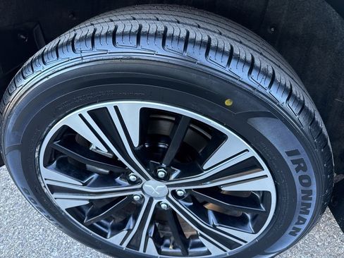 Used 2019 Mitsubishi Eclipse Cross SEL image 12