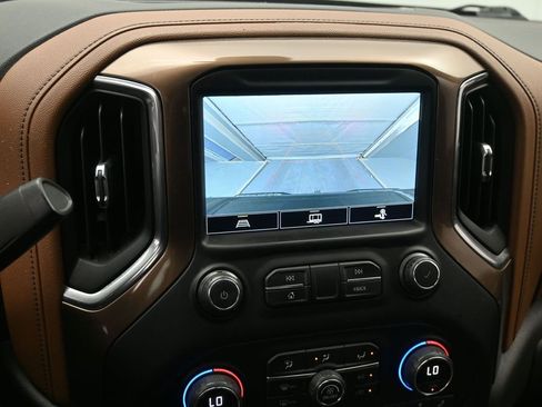 Used 2021 Chevrolet Silverado 1500 High Country image 16