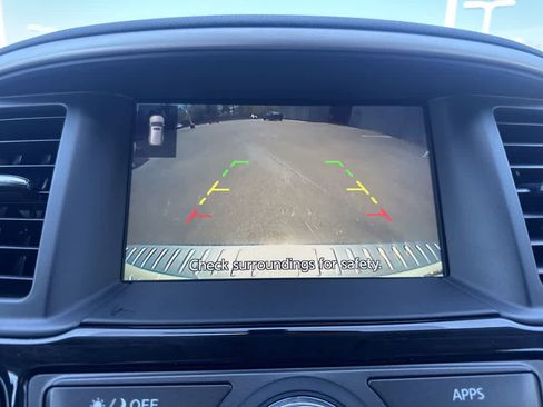 Used 2020 Nissan Pathfinder SV image 17