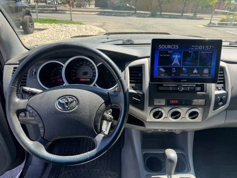 Used 2010 Toyota Tacoma 4x4 Access Cab V6 image 10