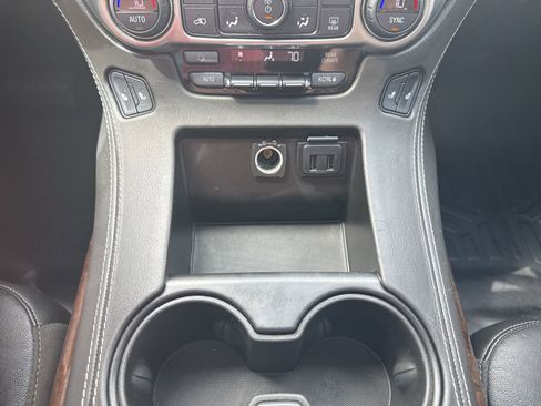 Used 2020 Chevrolet Suburban LT image 22