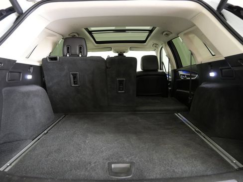 Used 2019 Cadillac XT5 Premium Luxury FWD image 28