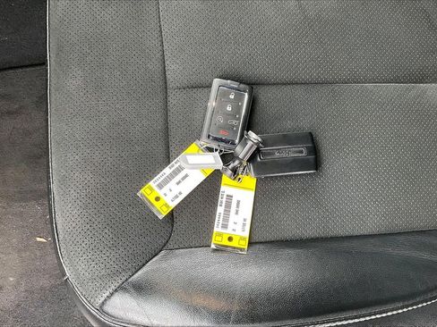 Certified 2022 Jeep Grand Cherokee L Laredo image 33