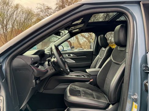 Certified 2025 Ford Explorer ST AWD/4WD image 30