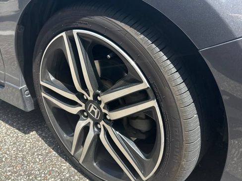 Used 2016 Honda Accord Sport image 2