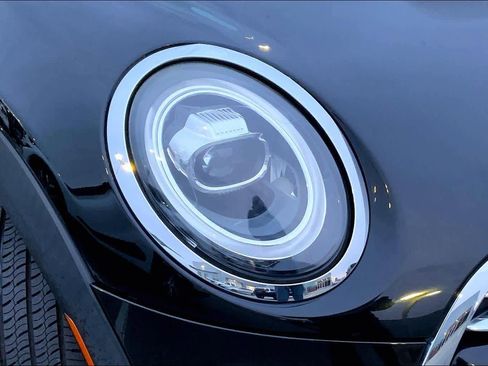 Used 2019 MINI Cooper 4-Door Hardtop w/ Premium Package image 26