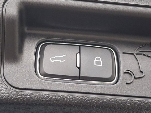 Certified 2022 Ford Explorer XLT image 29