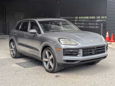 New 2026 Porsche Cayenne AWD/4WD image 7