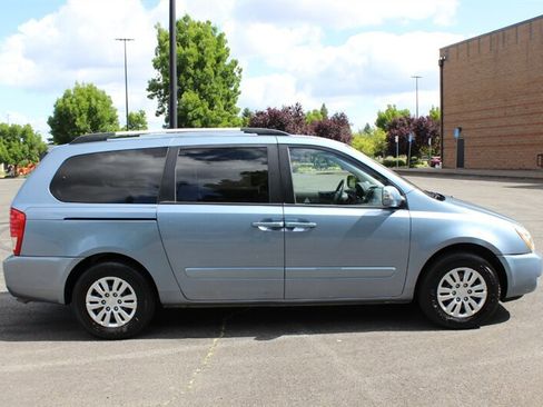 Used 2012 Kia Sedona LX FWD image 5