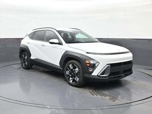 Used 2025 Hyundai Kona SEL FWD image 1