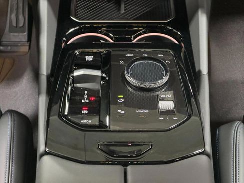 New 2026 BMW 530i xDrive w/ M Sport Package image 16